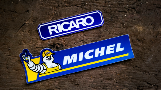 Pack de 2 stickers "Fueled by l'apéro"